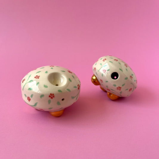 Rose Piggie Pipe - red rose