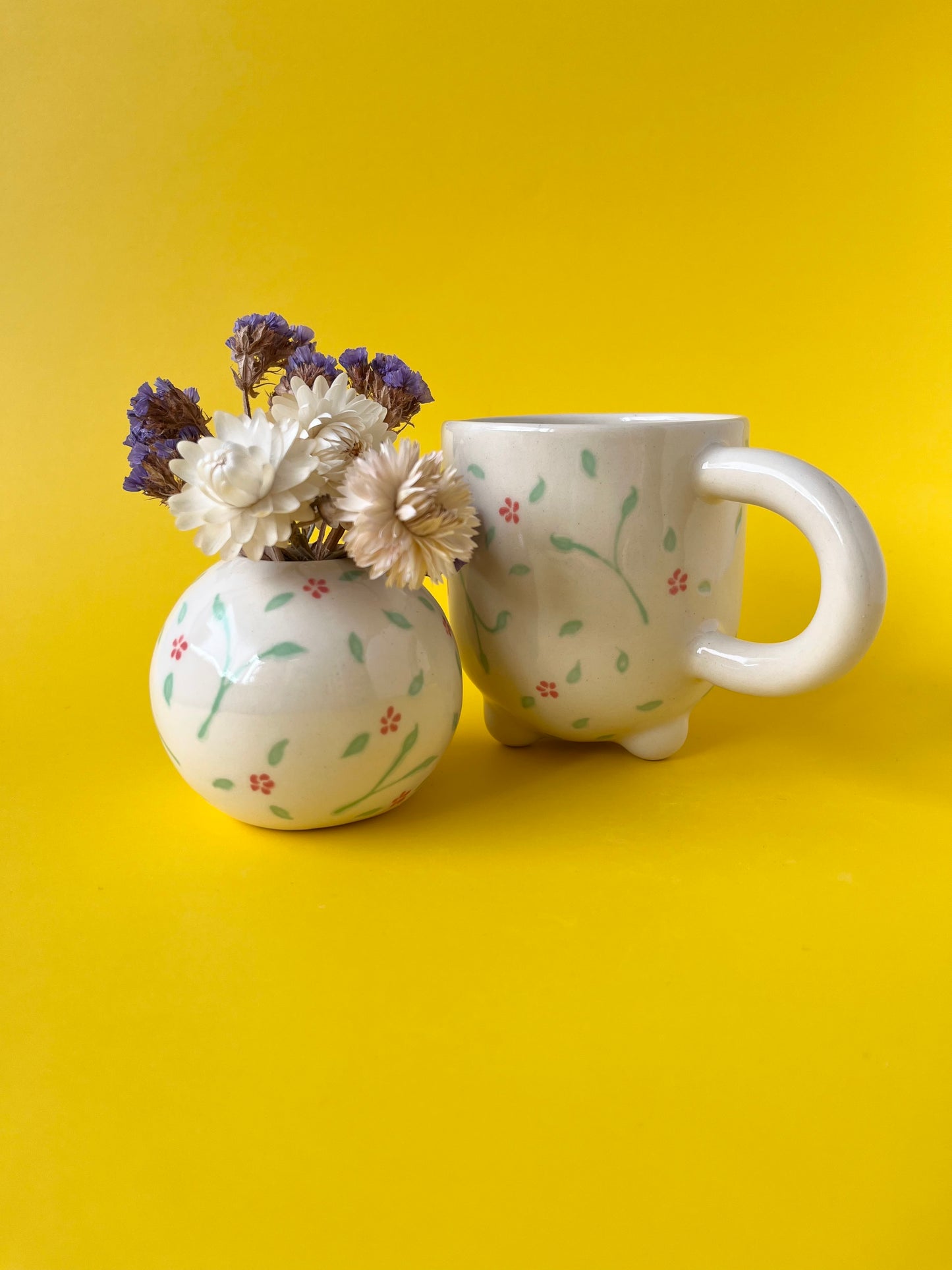Rose Mini Vase ~ Round
